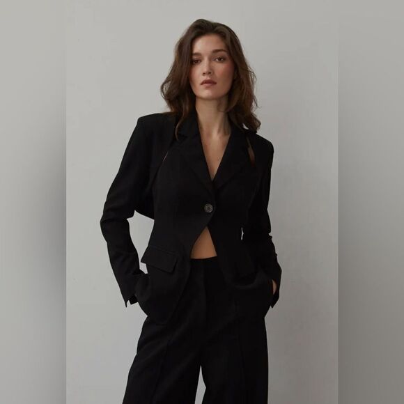 909. TWO PIECE BOWLERO BLAZER SET - Picture 1 of 10